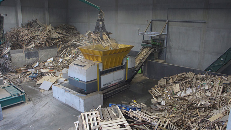UNTHA shredder helps Munich recycler achieve wood recycling goals