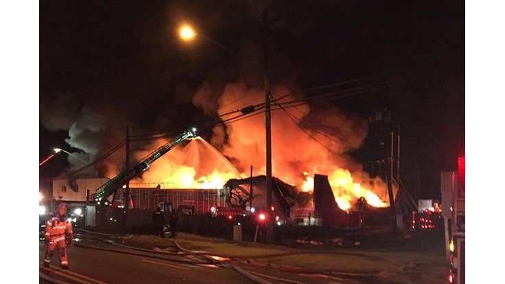 Blaze engulfs Maryland recycling facility 