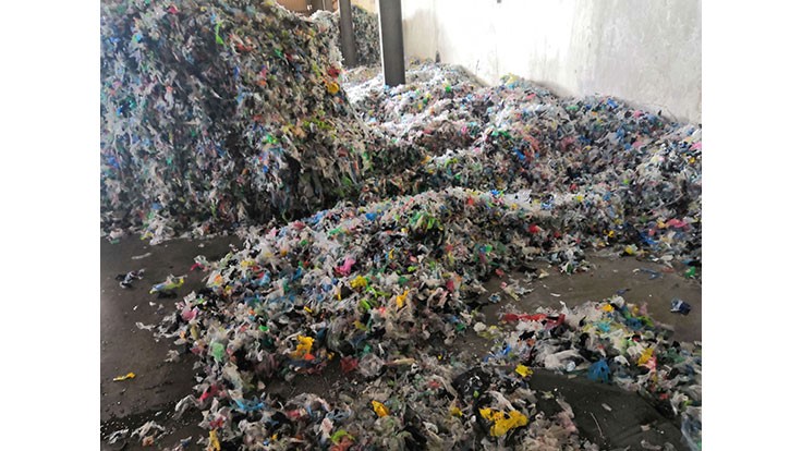 India bans plastic scrap imports