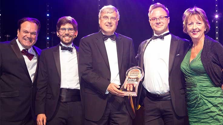 DuPont receives Plastics Industry Awards for LuxCR process