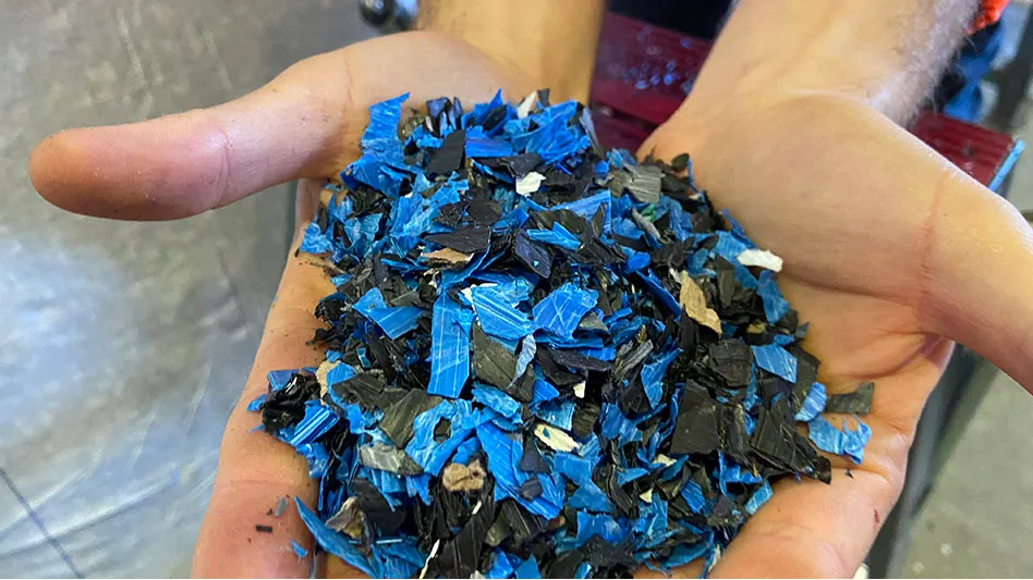 plastic recycling flakes